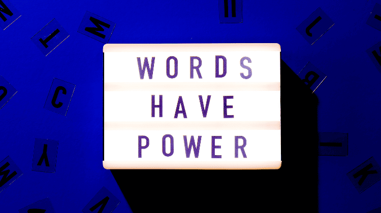 O poder do slogan: como criar uma assinatura de marca que fica na memória